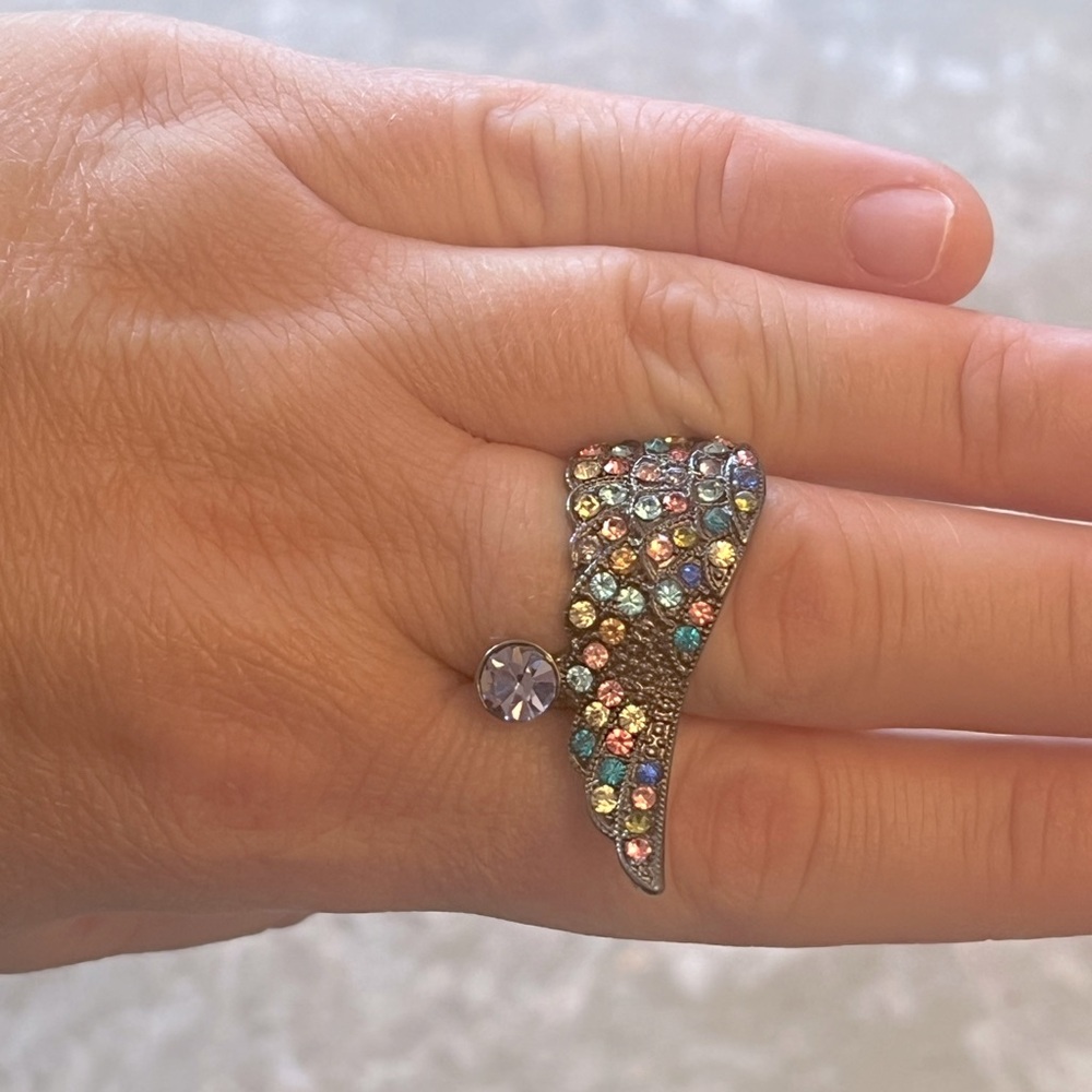 Pier 1 Vintage Multicolor Wing Crystal Ring NWOT